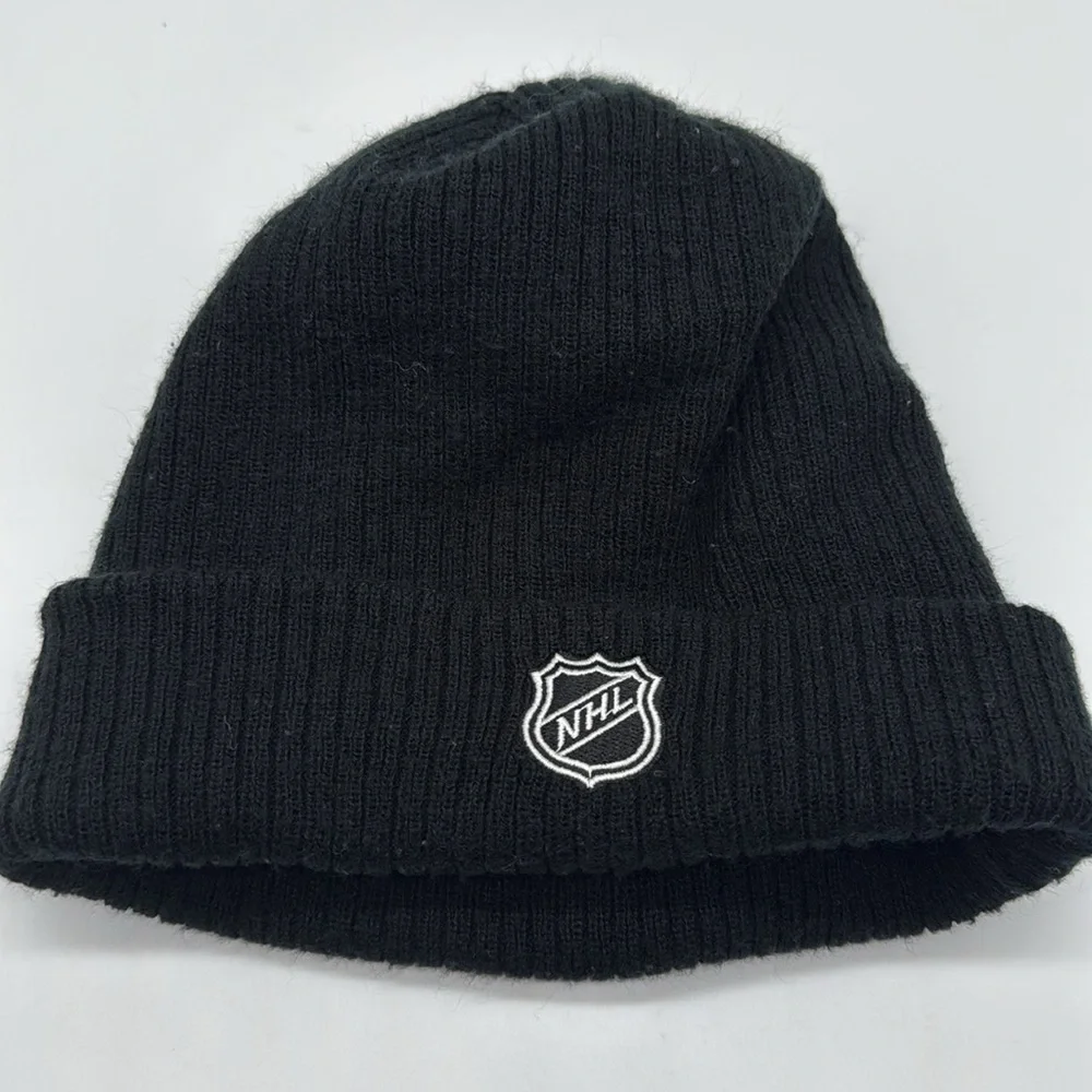 Reebok Boston Bruins Youth 8-20 Cuffed Knit Black Cap Hat Beanie